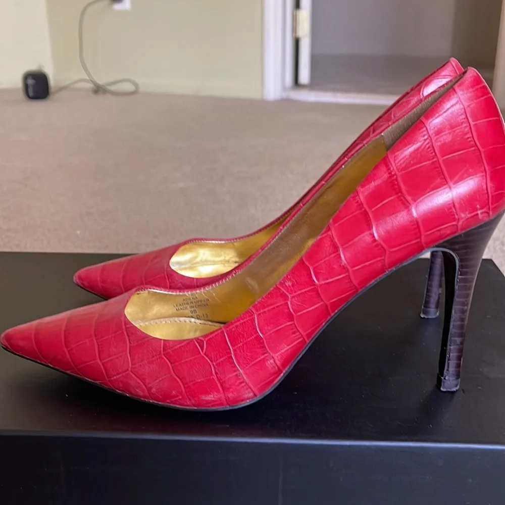 Lauren - Ralph Lauren - red pump size 9 B. - Picture 5 of 6
